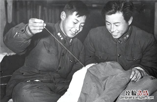 40年后披露事故发生细节 雷锋是怎么牺牲的