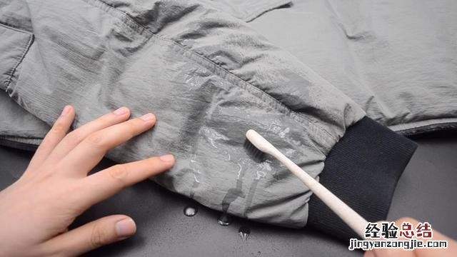 羽绒服脏了很难清洗教你一招 羽绒服怎么洗最好