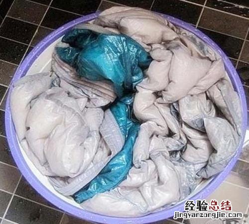 羽绒服的正确清洗方式生活小妙招 羽绒服应该怎么洗