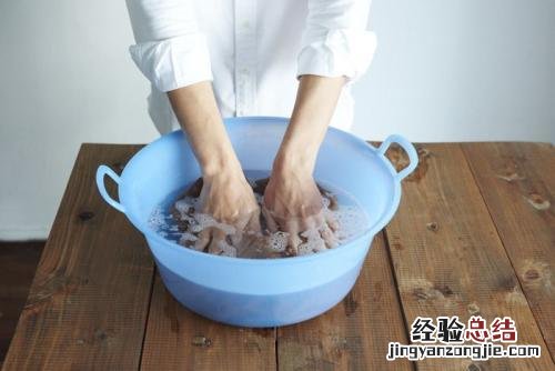 羽绒服的正确清洗方式生活小妙招 羽绒服应该怎么洗