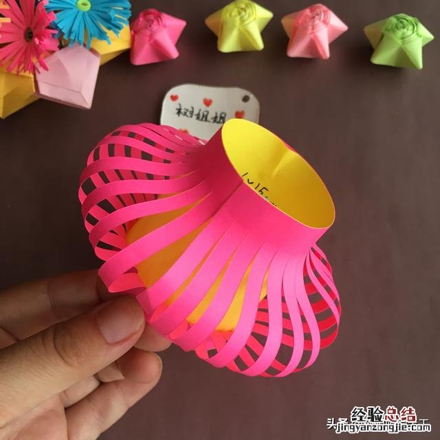 儿童简单折纸灯笼图解步骤 小学生手工灯笼怎么做简单