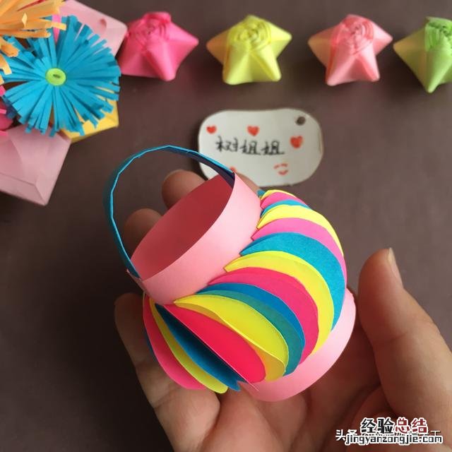 儿童简单折纸灯笼图解步骤 小学生手工灯笼怎么做简单