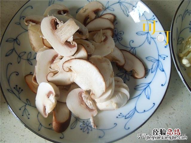 墨鱼干炖汤怎么发挥他的鲜味 墨鱼干怎么做好吃 家常做法