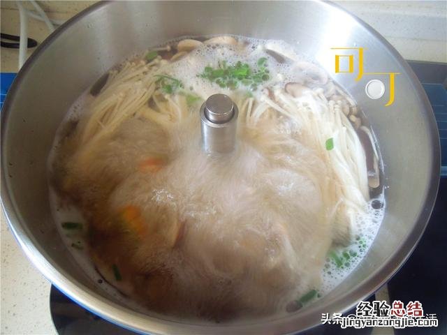 墨鱼干炖汤怎么发挥他的鲜味 墨鱼干怎么做好吃 家常做法