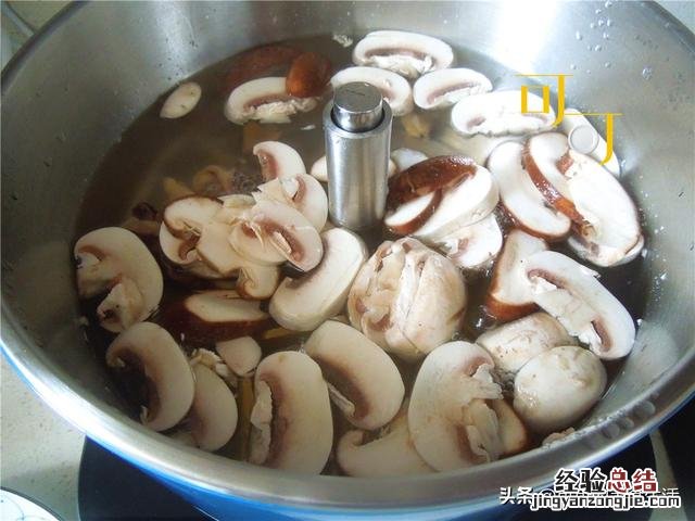 墨鱼干炖汤怎么发挥他的鲜味 墨鱼干怎么做好吃 家常做法