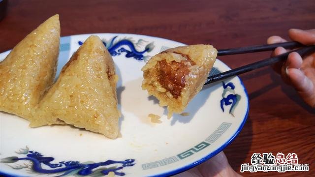 正宗肉粽子的做法步骤图解 肉粽子怎么包法搭配是什么