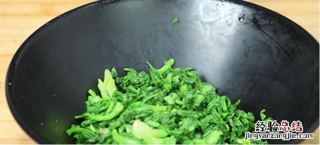 荠菜素饺子馅怎么做才能鲜嫩多汁 荠菜饺子馅怎么调才好吃
