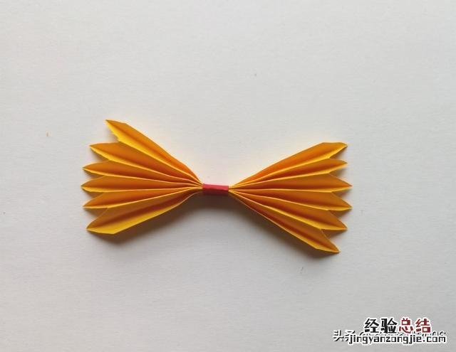 幼儿园厚卡纸做蝴蝶结教程 怎么折蝴蝶结简单又漂亮