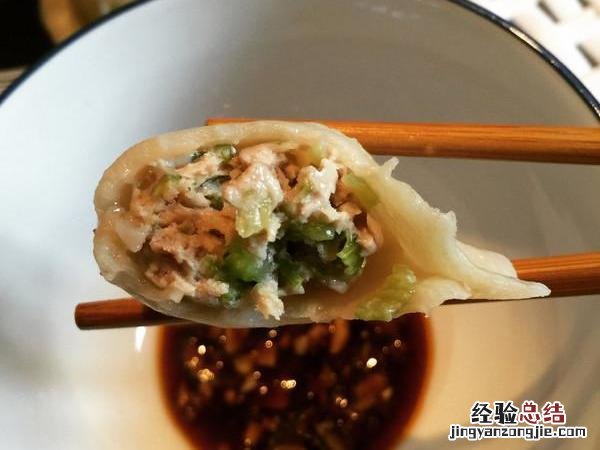大厨教你3招鲜嫩营养又多汁 芹菜肉的饺子馅怎么调好吃