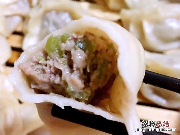 大厨教你3招鲜嫩营养又多汁 芹菜肉的饺子馅怎么调好吃