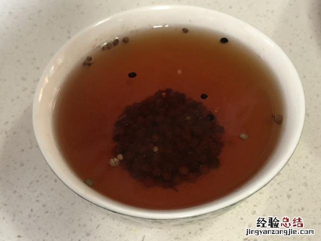 大厨教你3招鲜嫩营养又多汁 芹菜肉的饺子馅怎么调好吃
