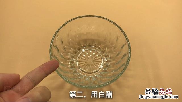 手指被502胶水粘住教你一招解除 502胶水怎么去除 手上