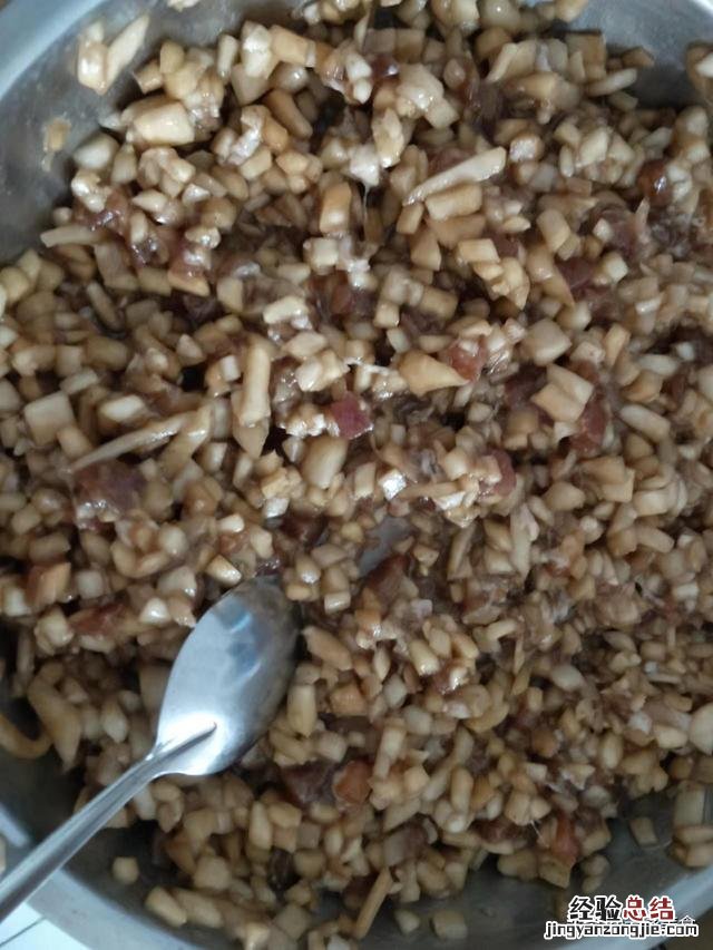 茄子素馅饺子怎么调馅好吃的 茄子馅儿饺子怎么做好吃