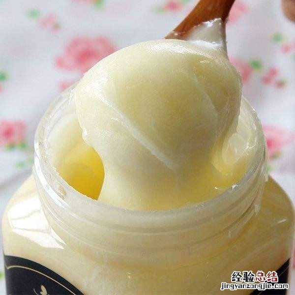 2种方法还你水润樱桃小口 嘴唇干裂起皮怎么办快速有效的方法