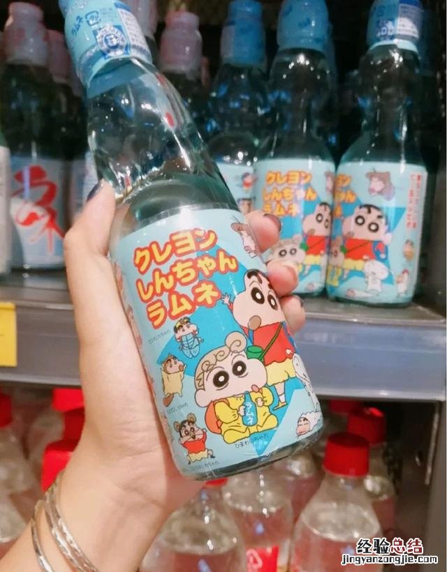 还记得第一次开瓶被弹珠喷的体验么 波子汽水怎么打开瓶盖