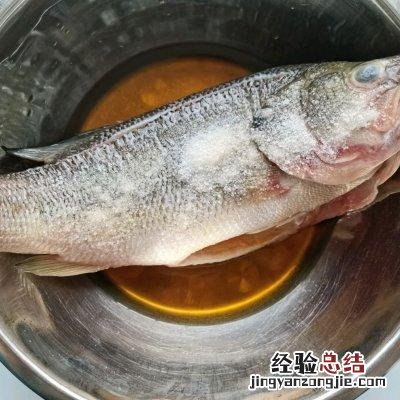 清蒸鲈鱼最正宗的做法图片 清蒸鲈鱼怎么做好吃又简单