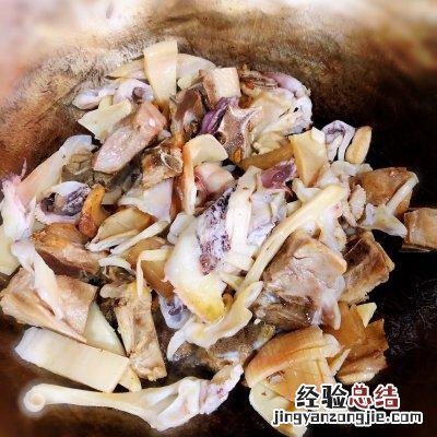 鲜墨鱼烧排骨和墨鱼干烧肉中午刚做完 墨鱼干怎么吃最有营养