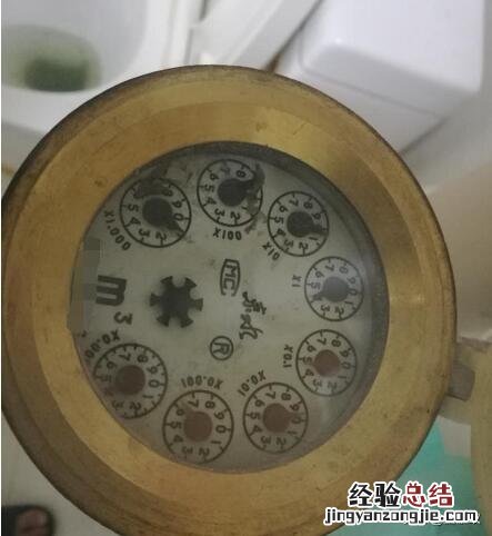 水表上的5个黑色的数字代表什么 数字水表怎么看图解