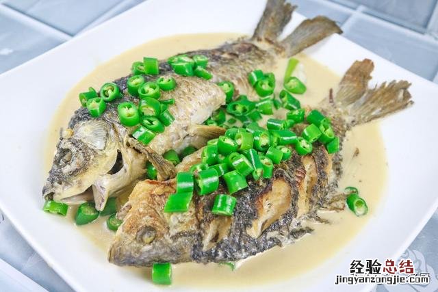 做鲫鱼最好吃最简单的方法 鲫鱼怎么做好吃又有营养