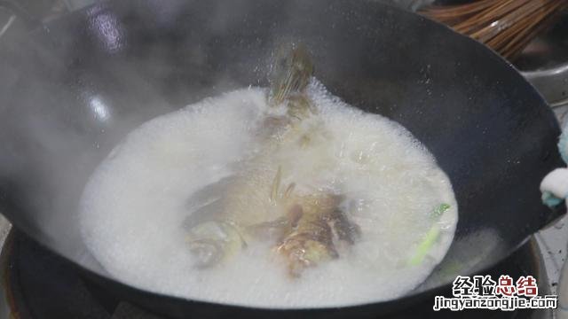 做鲫鱼最好吃最简单的方法 鲫鱼怎么做好吃又有营养