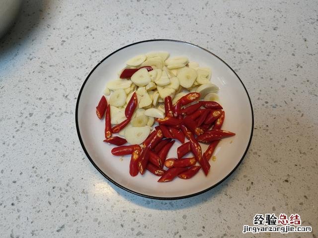 酒店酸甜萝卜的腌制方法 萝卜怎么腌好吃又脆家常做法