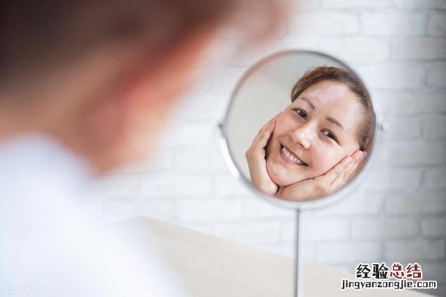 小孩脸上有一小块白斑的注意事项 孩子脸上有白块是怎么回事