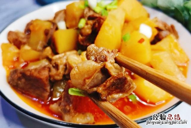 掌握“3个”步骤牛肉软烂不柴 牛肉炖土豆怎么炖好吃又烂