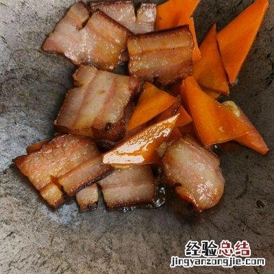 香菇炒肉饭的正宗做法 买回来的熏肉怎么吃