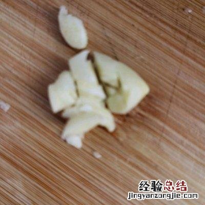 香菇炒肉饭的正宗做法 买回来的熏肉怎么吃