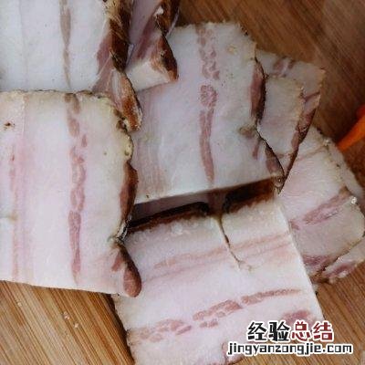 香菇炒肉饭的正宗做法 买回来的熏肉怎么吃