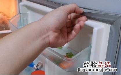 冰箱老是结冰教你几招彻底解决 冰箱为什么结冰厉害怎么解决