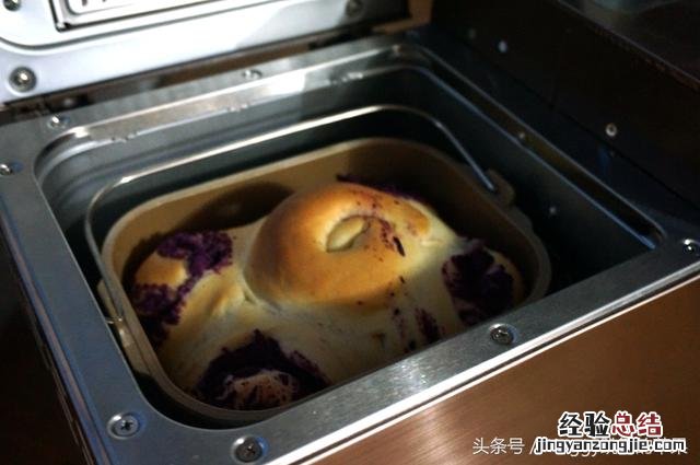 巧用面包机轻松做出柔软面包 面包机做面包的方法及配料