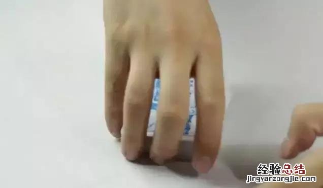 入门基础扑克牌魔术教学 扑克牌魔术教程简单易学