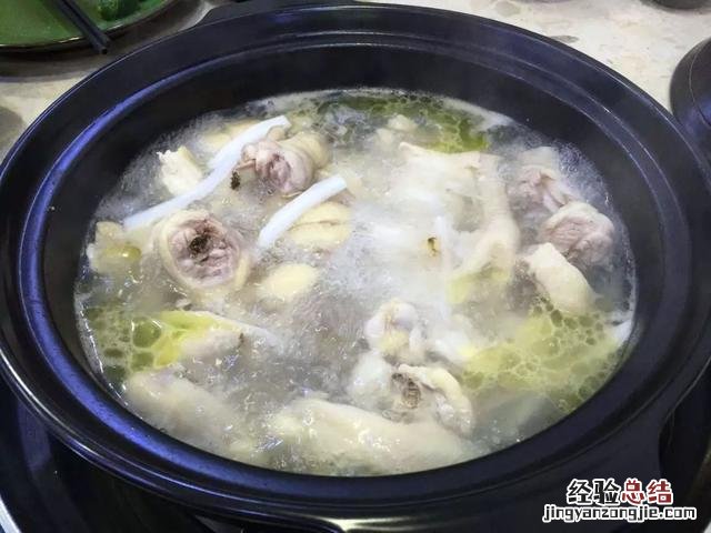 椰子的正确吃法图解 椰子怎么吃椰汁和椰肉