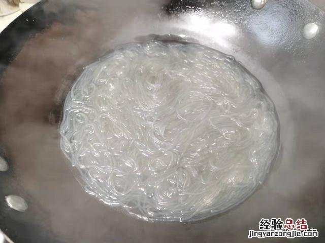 粉条黄豆芽怎么炒好吃窍门 粉丝黄豆芽怎么做好吃