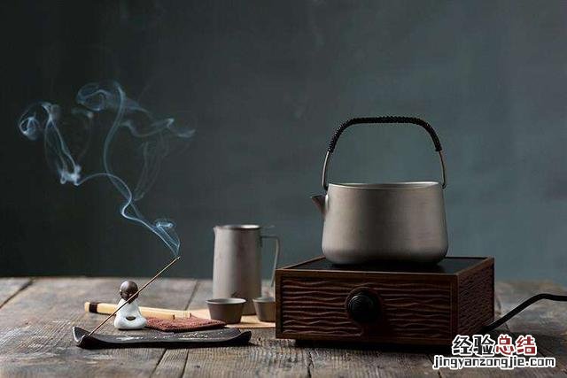 最简单的去除水壶里的水垢 水壶里的水垢怎么去除小妙招