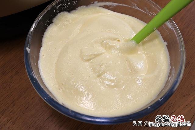 这才是电饭煲蛋糕最正确的做法 怎么做蛋糕用电饭煲教程