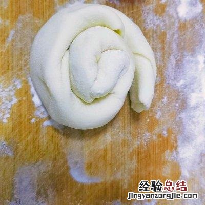 正宗地道的简单易学葱油饼做法 葱油饼怎么做简单又好吃
