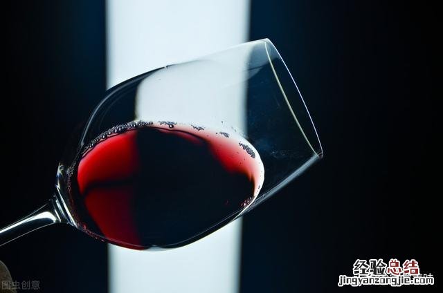 老品酒师总结出“8字挑酒口诀” 怎么选红酒正不正宗