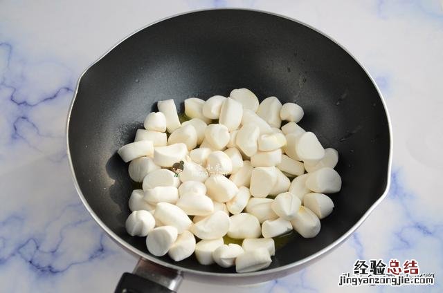 过年必备零食在家自制雪花酥 家庭自制雪花酥的做法