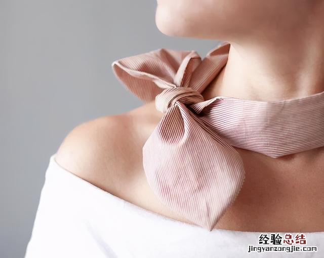 丝巾蝴蝶结的50种实用系法 怎么系蝴蝶结好看又简单