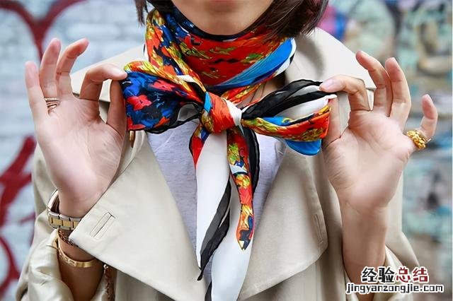 丝巾蝴蝶结的50种实用系法 怎么系蝴蝶结好看又简单