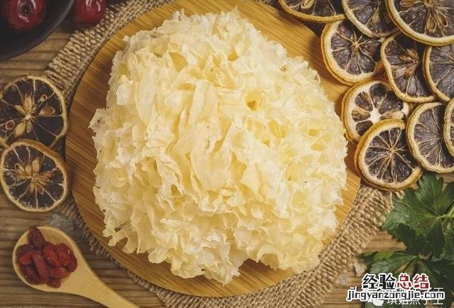 喉咙痛冰糖炖雪梨的方法 冰糖炖梨怎么做