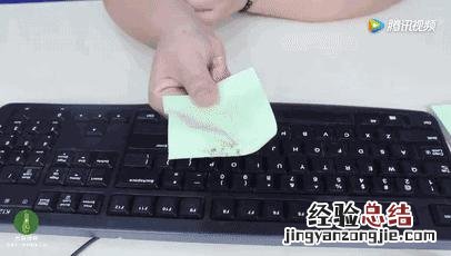 风扇脏了难清理教你一招不用拆 电风扇怎么清洗方便