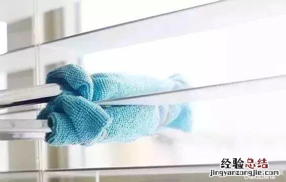 风扇脏了难清理教你一招不用拆 电风扇怎么清洗方便
