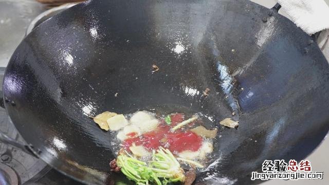 传统熏鱼的做法最正宗的做法 熏鱼怎么做好吃又简单