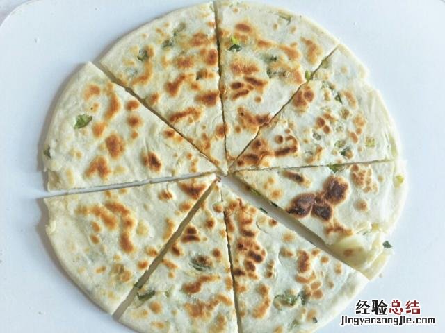 葱香四溢酥脆好吃的葱油饼制作 电饼档葱花油饼的做法