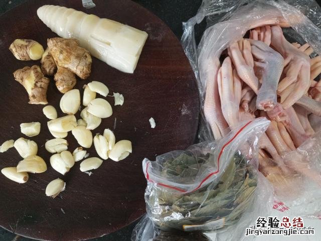 卤鸭脚的方法及步骤 卤鸭脚怎么卤才好吃