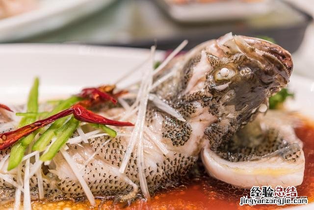 清蒸鱼要蒸多久时间最佳 怎么做清蒸鱼好吃又简单的做法