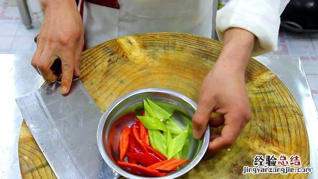 干煸土豆片最正宗的做法 怎么炒土豆片好吃又简单